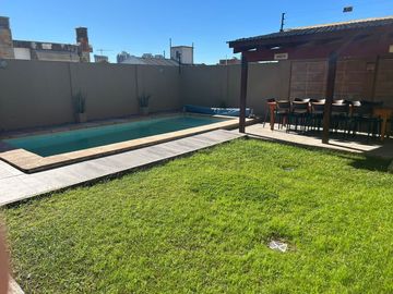 Alquiler Casa 4 dormitorios y pileta San Salvador