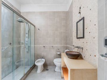 Venta casa 4 amb. Villa Luzuriaga pileta quincho