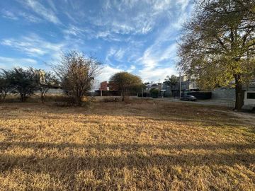 VENTA LOTE ESQUINA LOS CAROLINO APTO DUPLEX PLANO