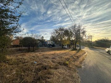 VENTA LOTE ESQUINA LOS CAROLINO APTO DUPLEX PLANO