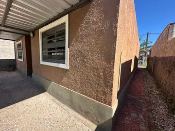 VENTA CASA MINA CLAVERO 2 DORM CERCA DE RUTA Y RIO