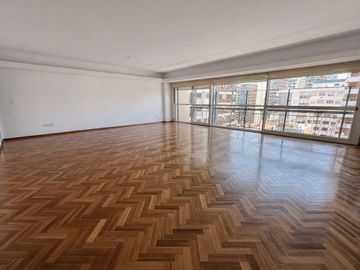 Venta exclusivo 5 amb c/dependencia en Belgrano