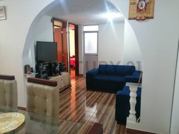 Casa independiente en Venta con 3 departamentos, sector San Ignacio, Calderón