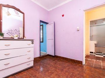 VENTA CASA 4 AMB C/JARDIN,PATIO Y COCHERA-GUILLÓN
