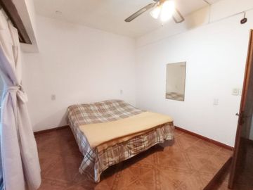 CASA VENTA 4 AMBIENTES CASTELAR