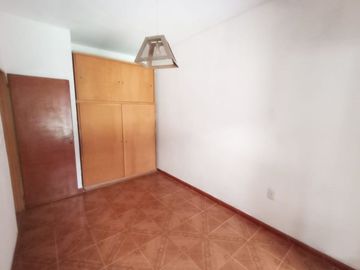 CASA VENTA 4 AMBIENTES CASTELAR