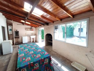 CASA VENTA 4 AMBIENTES CASTELAR
