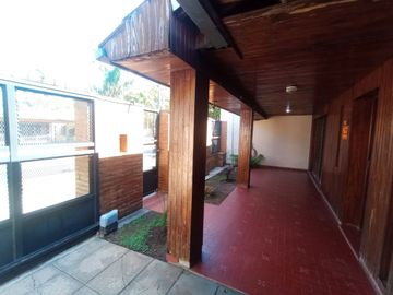 CASA VENTA 4 AMBIENTES CASTELAR