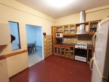 CASA VENTA 4 AMBIENTES CASTELAR