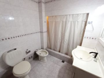 CASA VENTA 4 AMBIENTES CASTELAR
