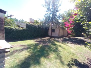 CASA VENTA 4 AMBIENTES CASTELAR