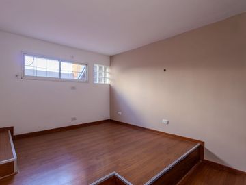 PH tipo casa 4 amb con terraza en Va. del Parque