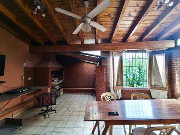 Venta de Casa Dúplex en el centro de Maipú