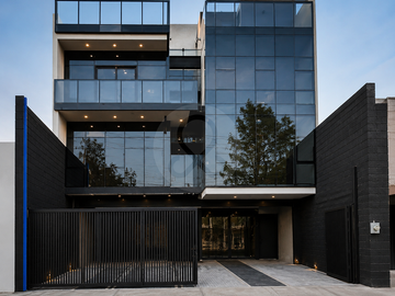 Local / Oficina / Consultorio en renta · Edificio moderno · Zona IMSS · Querét