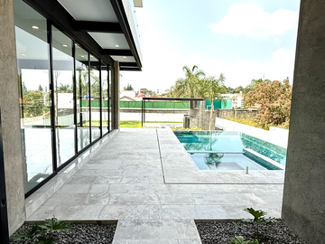 CASA | VENTA | LOMAS DE COCOYOC | Nueva, 4 Recámaras y Alberca con Jacuzzi