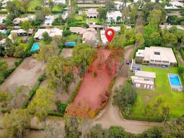 Terreno En Esquina Con Dos Frentes En Condominio Exclusivo Cerrado