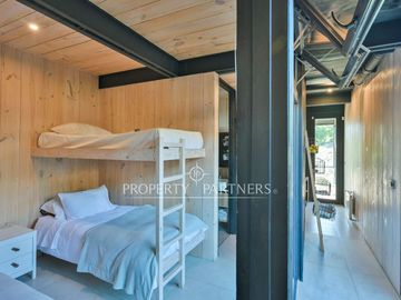 Exclusiva casa remodelada en venta | Condominio Campo Viejo