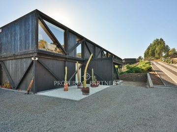 Exclusiva casa remodelada en venta | Condominio Campo Viejo