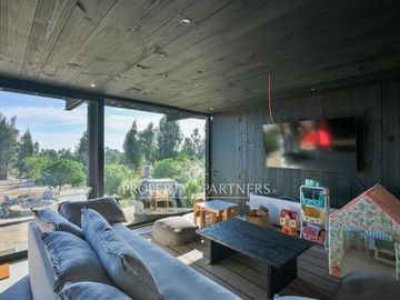 Exclusiva casa remodelada en venta | Condominio Campo Viejo