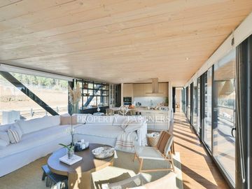 Exclusiva casa remodelada en venta | Condominio Campo Viejo