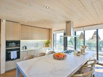 Exclusiva casa remodelada en venta | Condominio Campo Viejo