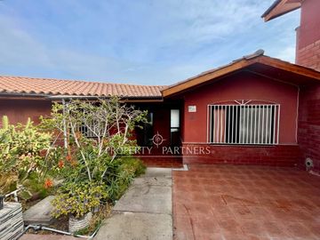 Venta Gran Casa en Jardines del Sur