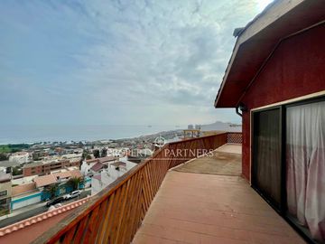 Venta Gran Casa en Jardines del Sur