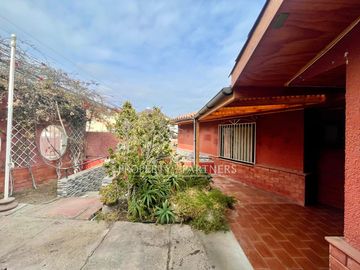 Venta Gran Casa en Jardines del Sur