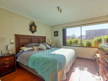 Linda casa en calle tranquila