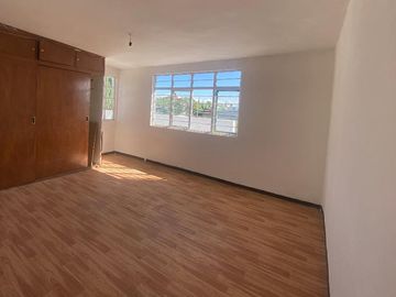 ATLACOMULCO Casa en Renta – 5 Recámaras, Ideal para Vivienda o Uso Comercial
