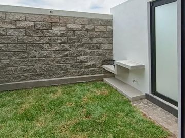 Casa en Bosques Tres Marías: 3 Recámaras, Asador