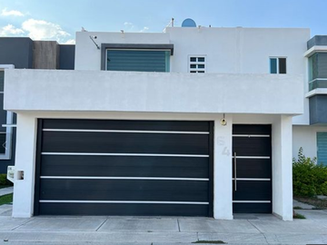 Casa en Fracc. El Prado. Nueva 3 Recámaras, Asador
