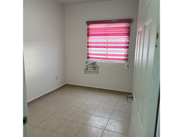 Casa renta Vista del Sol Ciudad del Sol Qro 9,500 LizGut EMC