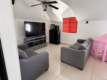 RESIDENCIA EN PUERTA DE HIERRO PRIVADA