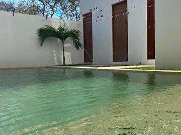 Residencia en renta de 4 recamaras y paneles solares