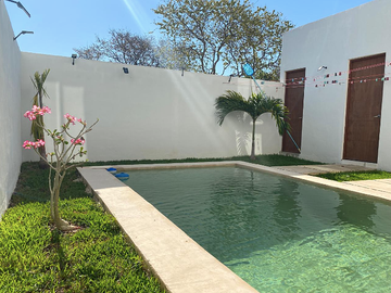 Residencia en renta de 4 recamaras y paneles solares