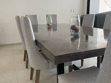 Residencia en renta de 4 recamaras y paneles solares