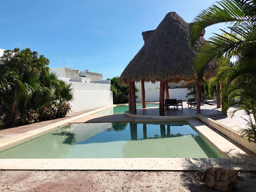 Residencia en renta de 4 recamaras y paneles solares
