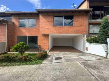CASA EN ARRIENDO UBICADA EN ENVIGADO SECTOR LAS ANTILLAS