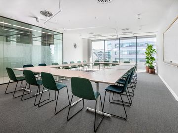 Alquila una oficina de gran tamaño para 50 personas en Queretaro, World Trade Center