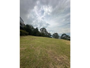 Hermoso lote en Palmas, Vista espectacular a todo Medellín 