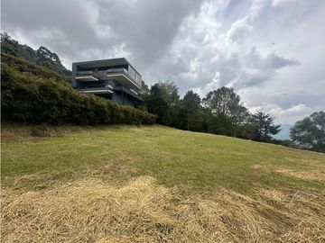 Hermoso lote en Palmas, Vista espectacular a todo Medellín 