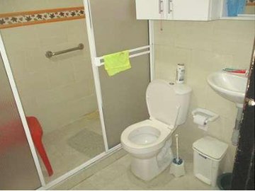 Edificio  con tres apartamentos en venta norte de cali