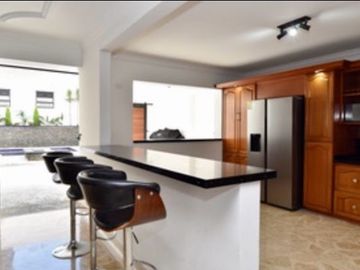 Vendo espectacular casa unifamiliar en Medellín aureles!