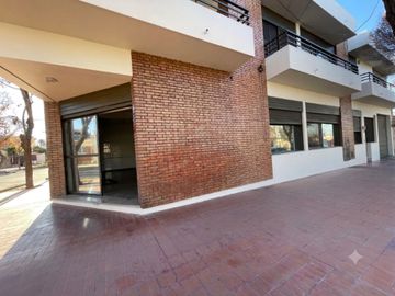 LOCAL DEPOSITO EN ALQUILER 200ms2 GODOY CRUZ
