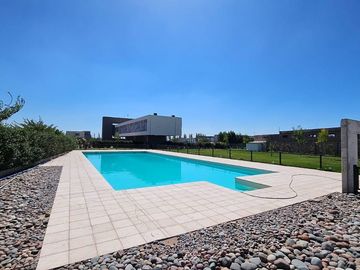 ALQUILER CASA AMOBLADA ALMA GARDENIA 3 HAB PILETA