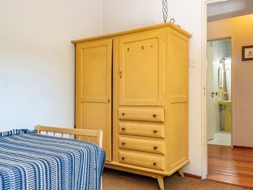CASA 3 DORMI CON PATIO Y QUINCHO EN VENTA ABASTO