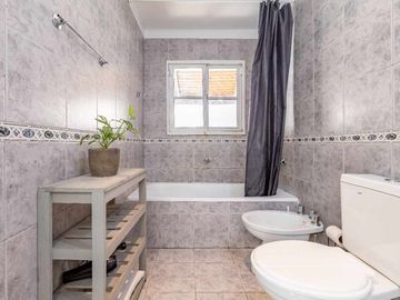VENTA CASA LOTE PROPIO BARRIO RIVER OPORTUNIDAD !