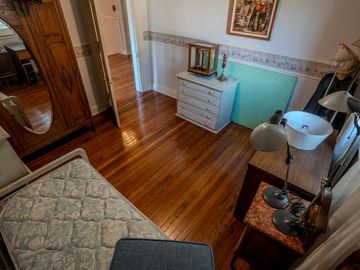 Casa 7 ambs. Parque y piscina. Escucha ofertas