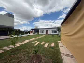 CASA 2 AMBIENTES EN VENTA CANNING
